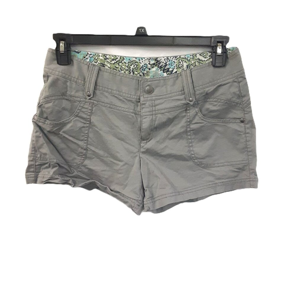 Athleta Woman's Shorts Sz Med Low Rise Waist 30 in Inseam 3 in Pockets ZipSnap